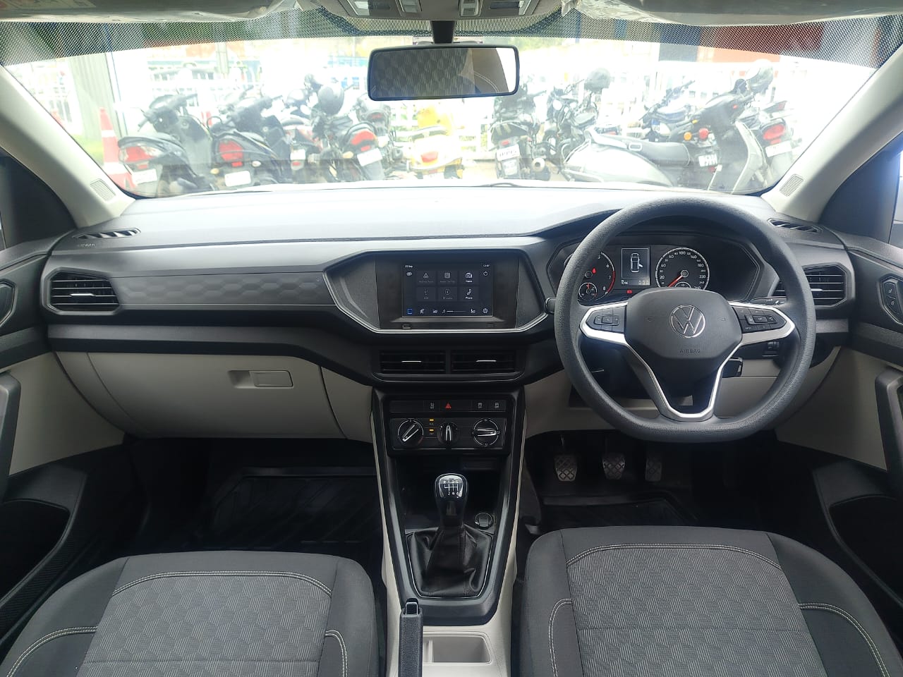 Volkswagen Taigun Comfortline 1.0 Tsi Mt Facelift